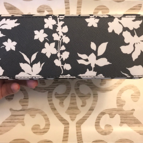 Michael Kors Lg Travel Pouch Cosmetic Case NWT - Picture 3 of 4